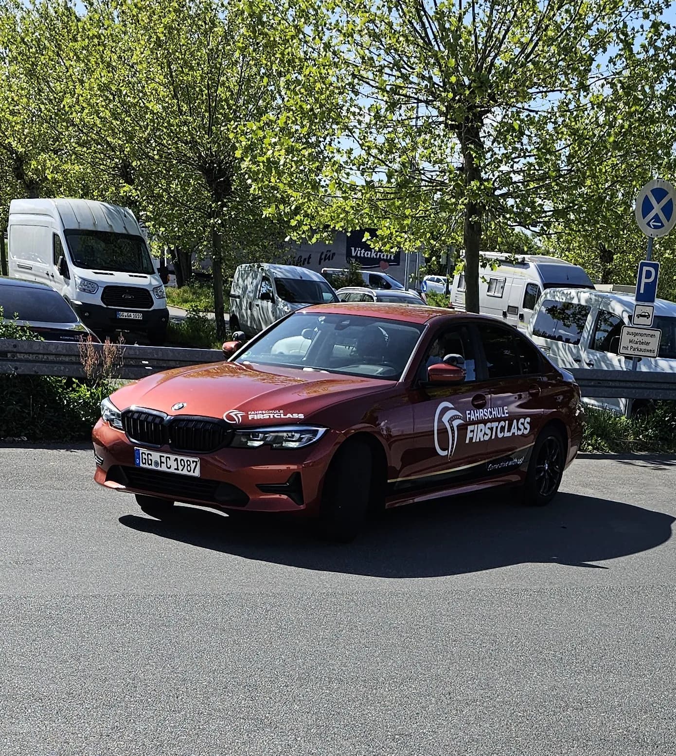 Roter BMW 3er der Fahrschule FirstClass